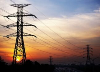 Постачальники електроенергії попереджають уряд про наслідки боргової кризи