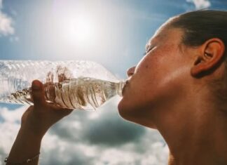 Як вода допомагає в контролі апетиту та зменшенні ваги