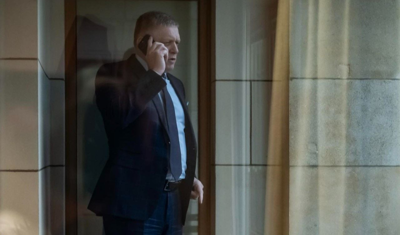 Мечтающий о российском газе Фицо пожаловался Шольцу на "детское" предложение Зеленского