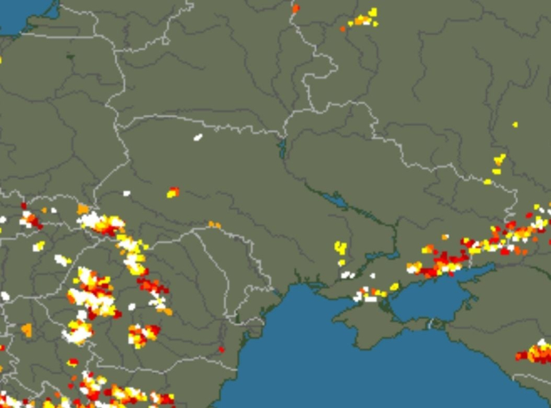 Часть Украины в ближайшие часы накроют грозовые ливни – в каких областях ждать осадков