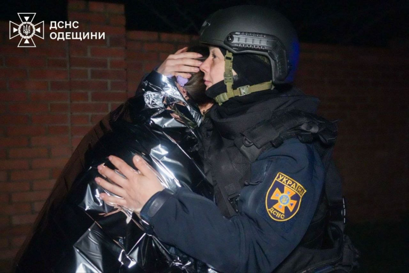 ГСЧС показала последствия серии атак дронами РФ по Днепропетровщине, Одессе, Полтаве, Харькову и Киевщине