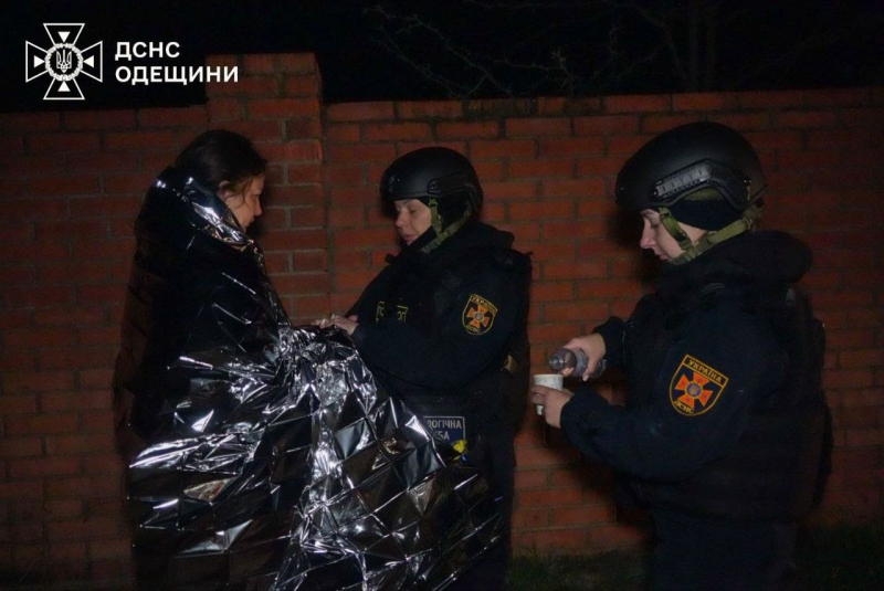 ГСЧС показала последствия серии атак дронами РФ по Днепропетровщине, Одессе, Полтаве, Харькову и Киевщине