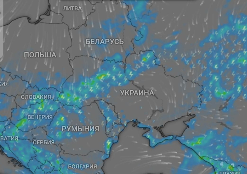На Украину надвигаются ливни с грозами: синоптик назвал дату начала непогоды