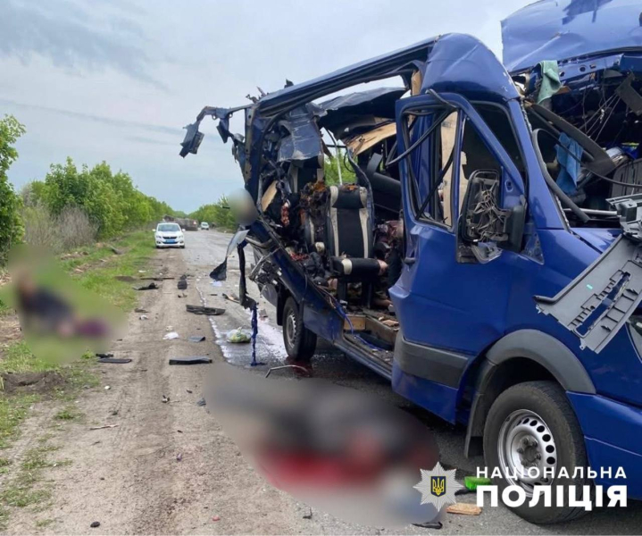 “Циничное военное преступление”: РФ ударила по автобусу с мирными жителями на Сумщине, много погибших