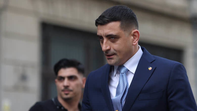 Главный претендент на пост президента Румынии высказался о поддержке Украины: "Невыгодно"
