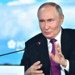 poest-konfet-i-popit-chaj-v-kremle-govorjat-chto-putin-v-100-km-ot-ukrainy-69feaa4.jpg