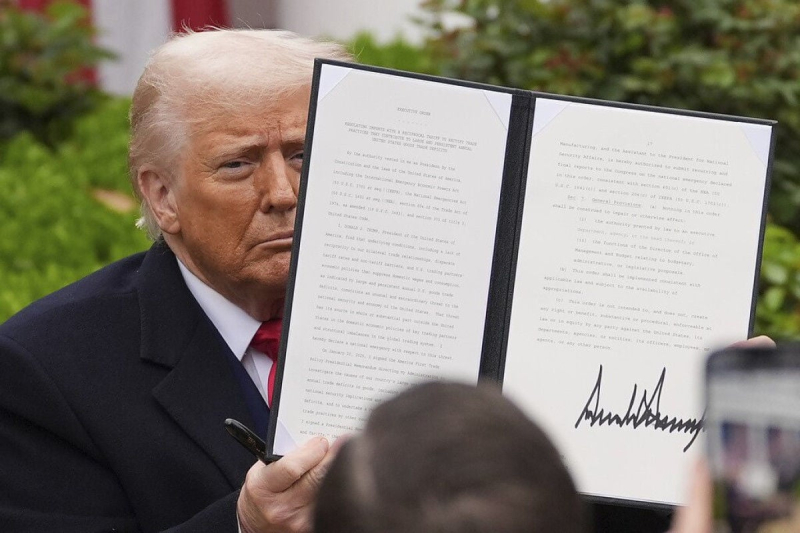 Тарифная война Трампа ставит под удар ключевые отрасли ЕС: потери могут исчисляться миллиардами – FT
