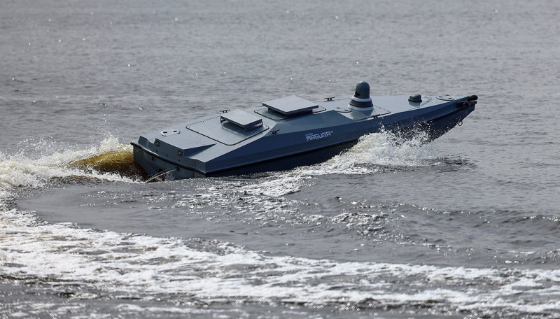 В РФ забили тревогу из-за нового оружия на морских дронах ВСУ, разбившего цели оккупантов в Черном море