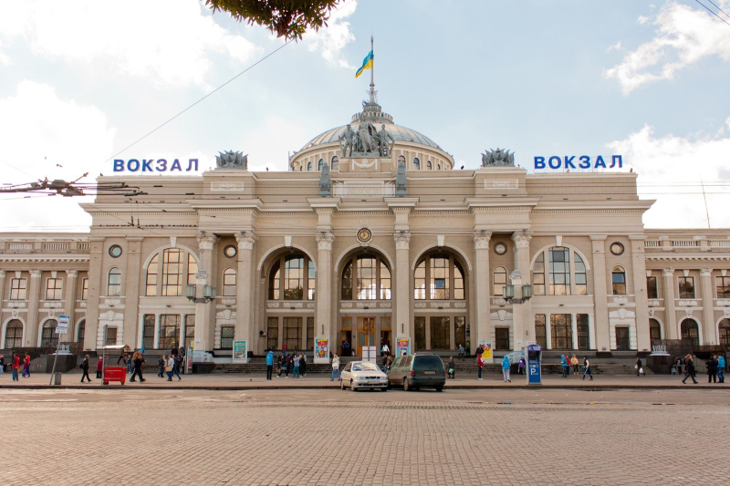 В результате российской атаки на Одессу поврежден железнодорожный вокзал – названы последствия