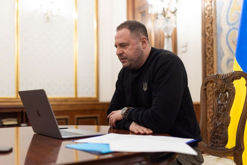 "Идите к черту", - FT узнала, как Ермак послал помошника Путина во время звонка из Кремля