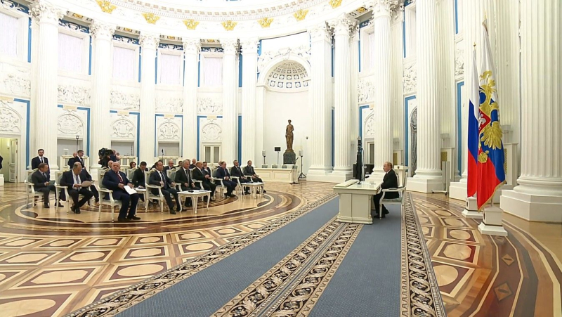 Путин заговорил о "приближении нужных решений" после возвращения с саммита с Трампом