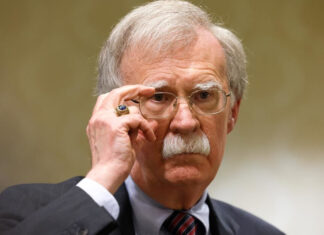 Скандальное заявление: Болтон раскрыл тревожные подробности стратегии Трампа по Украине