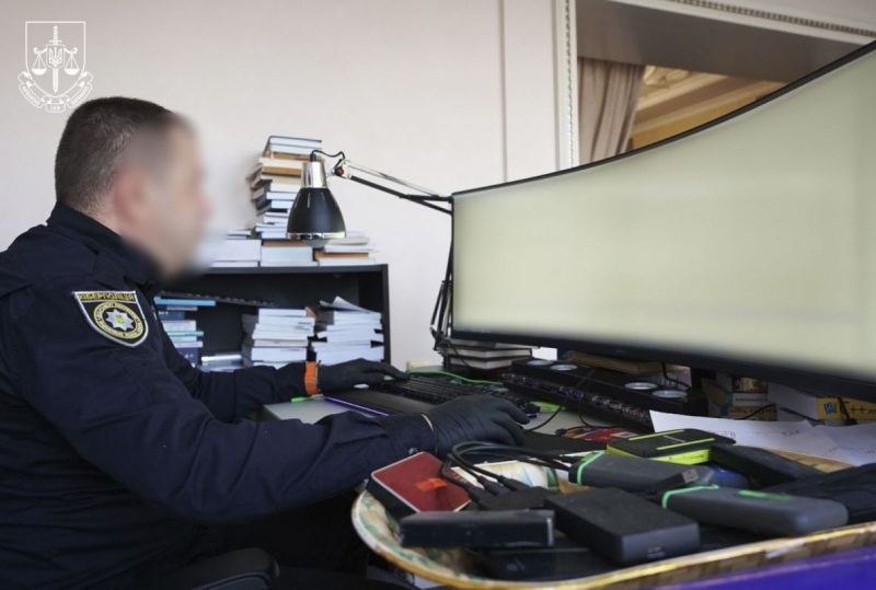 Присвоили миллиарды долларов: в Украине задержали хакеров из международной группировки