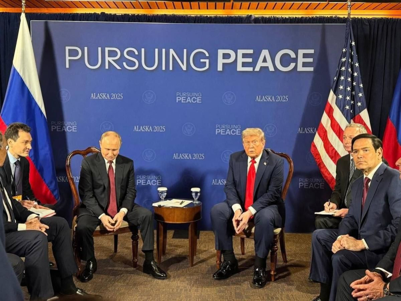 Сдержанность Трампа воодушевляет Путина: Кремль сделал ставку на войну на истощение – Bloomberg