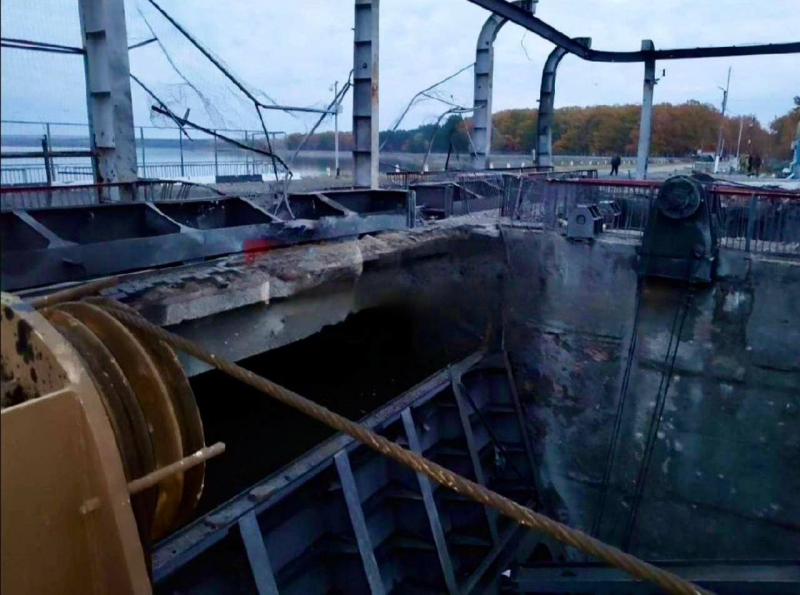 Белгородское водохранилище быстро теряет воду после удара по дамбе: власти РФ эвакуируют жителей