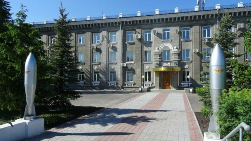 "Если он бомбанет — всем крышка, там порох", - жители Копейска паникуют из-за атаки "хороших" дронов на завод