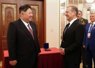 Дипломатический демарш: Медведев раскрыл архивную переписку лидеров СССР и КНДР