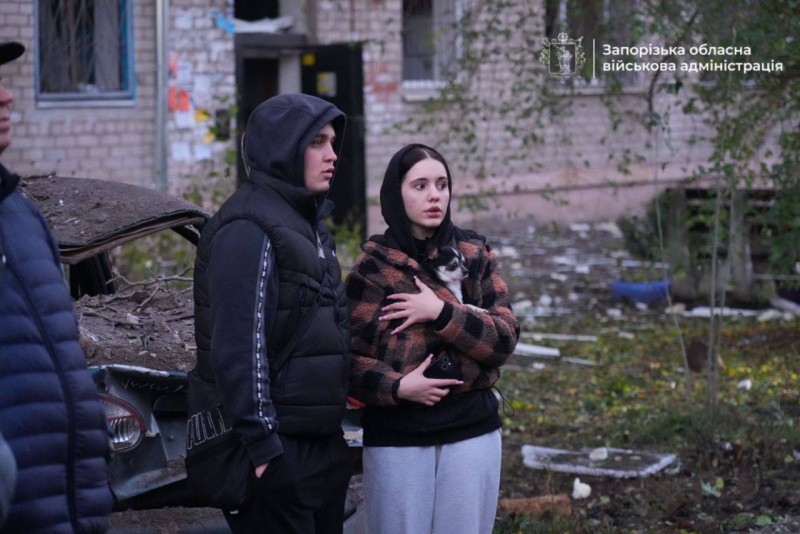 ​Много пострадавших детей, разрушено общежитие и объекты инфраструктуры: Кремль запустил по Запорожью не одну баллистическую ракету