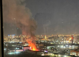 Стратегический энергетический объект в Екатеринбурге охвачен массивным возгоранием