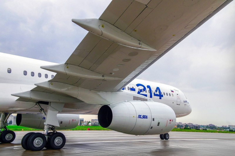 Нет мощностей и кадров - Россия может остаться без Ту-214 из-за деградации авиастроения