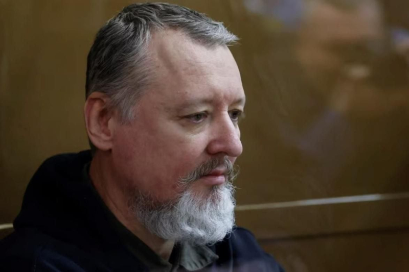 ​"Ожидали встретить задохлика, а встретили боксера", - Стрелков признал силу Украины