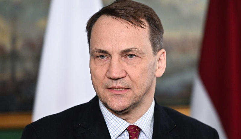 По российской цене, но по другому нефтепроводу: Сикорский дал совет Венгрии, как не финансировать Путина