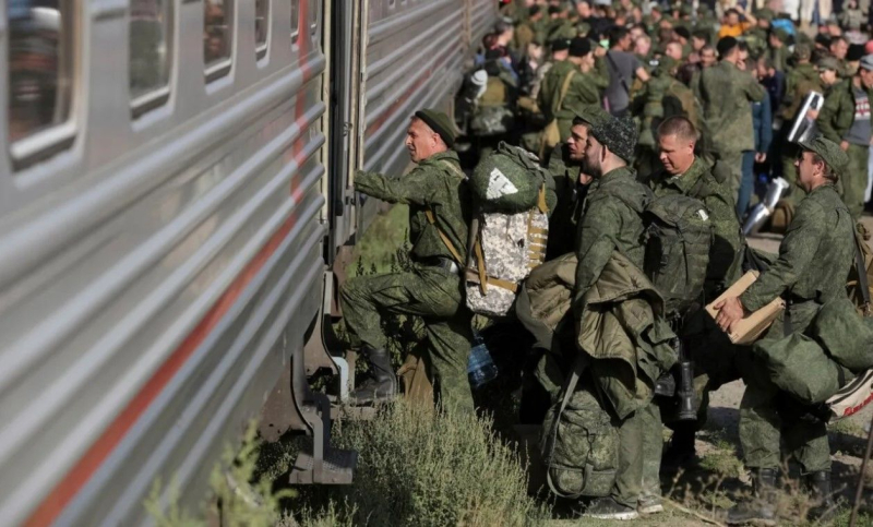 Попытка Путина сделать из оккупантов "новую элиту" терпит крах: у россиян массовый страх перед "героями СВО"