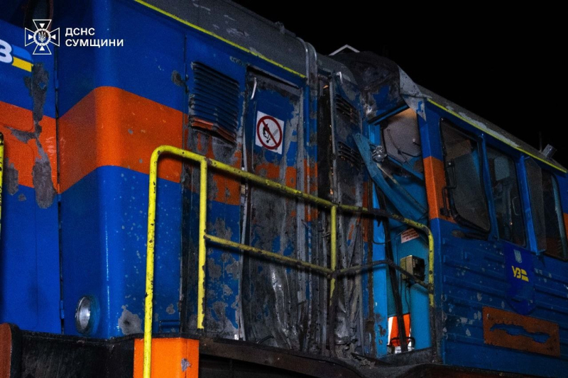 Последствия террора РФ в Украине: много пожаров, атакована синагога, погиб спасатель, повреждена ж/д