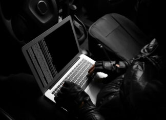 Массированная кибератака: украинские хакеры перехватывают управление российскими системами