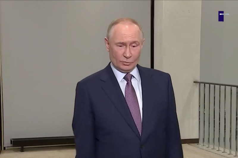 Путин пригрозил "ошеломляющим" ответом и сразу сбежал