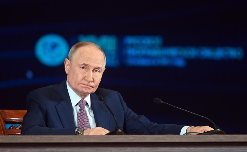 Путин спустя почти сутки ответил на санкции Трампа, внезапно заговорив о диалоге