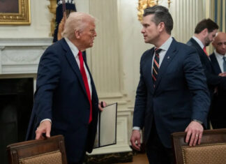 Безопасность или изоляция? Топ-чиновники Трампа ищут убежища на военных базах