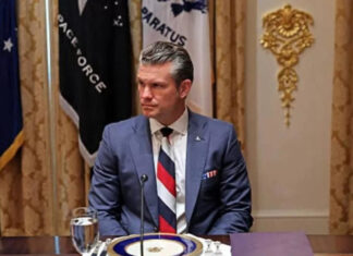 Скандал с галстуком: Вице-президент США защитил Хегсета от обвинений в симпатиях к России