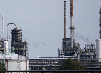 Опасная серия: очередной НПЗ в Евросоюзе охвачен пламенем