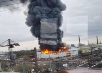 Крупный пожар парализовал работу военного предприятия в Новосибирске