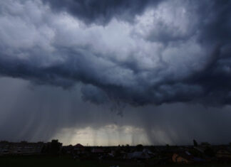 Циклон атакует: украинские области окажутся под прицелом осенней непогоды