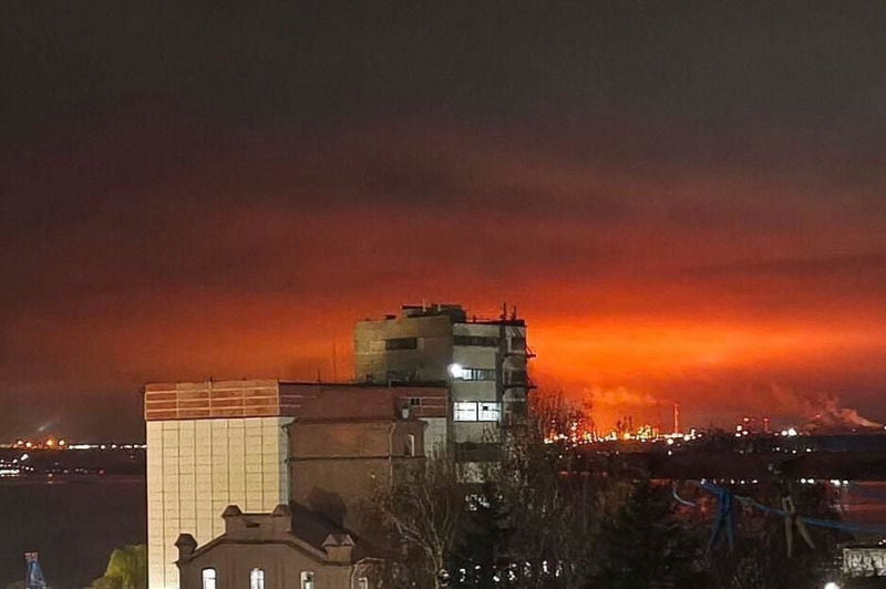 Украинские дроны атаковали Саратовский НПЗ