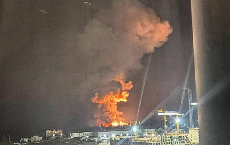 Дроны атаковали Новороссийск в РФ – в Сети показали масштабный пожар на нефтебазе