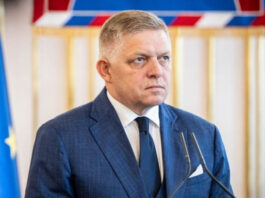 Скандал в словацкой школе: Премьер Фицо призвал несогласных учеников «ехать воевать в Украину»