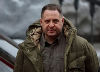 Ермак покидает Офис президента и отправляется на передовую после громкого обыска