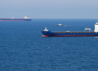 Нефтяной обвал: как санкции США лишают Россию азиатских рынков