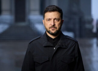 Зеленский предупредил о критическом моменте: между достоинством и помощью США