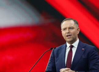 Навроцкий бойкотирует Орбана: дипломатический скандал из-за визита в Москву