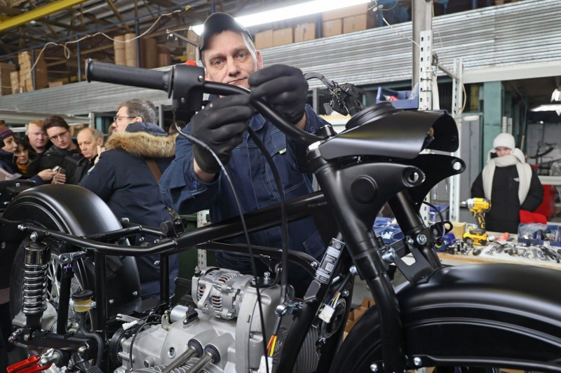 Производство рухнуло, логистика неподъемная: российские мотоциклы "Урал" станут китайскими