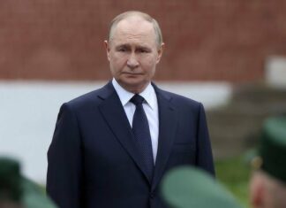 Путин в изоляции: Как страх и паранойя разрушают власть президента России