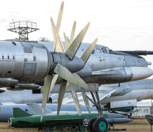 Стратегические бомбардировщики РФ движутся к границам: Украине угрожает массированная атака