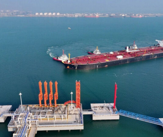 Нефтяной обвал: Китай и Индия сокращают закупки российской нефти под давлением санкций