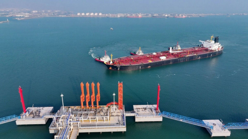 Санкции в действии: цена российской нефти в Азии стремительно покатилась вниз