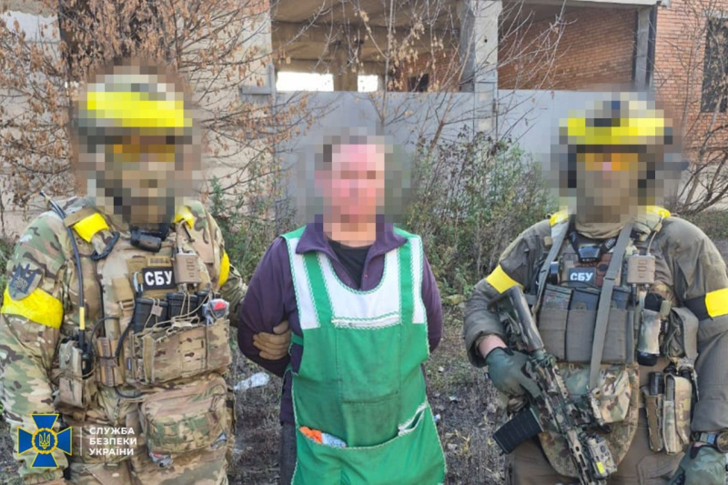 СБУ нейтрализовала российскую шпионку: продавщица магазина снабжала ГРУ РФ данными о позициях ВСУ в Лимане