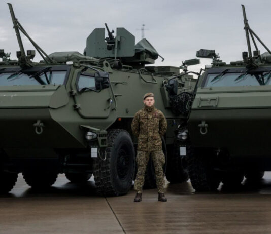 Латвия передала Украине 42 современных бронетранспортера Patria 6×6 для Сил спецопераций